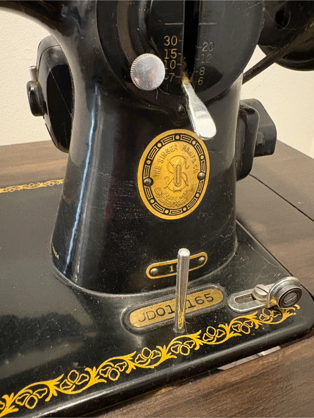 Vintage Singer Sewing Machine table - photo 3
