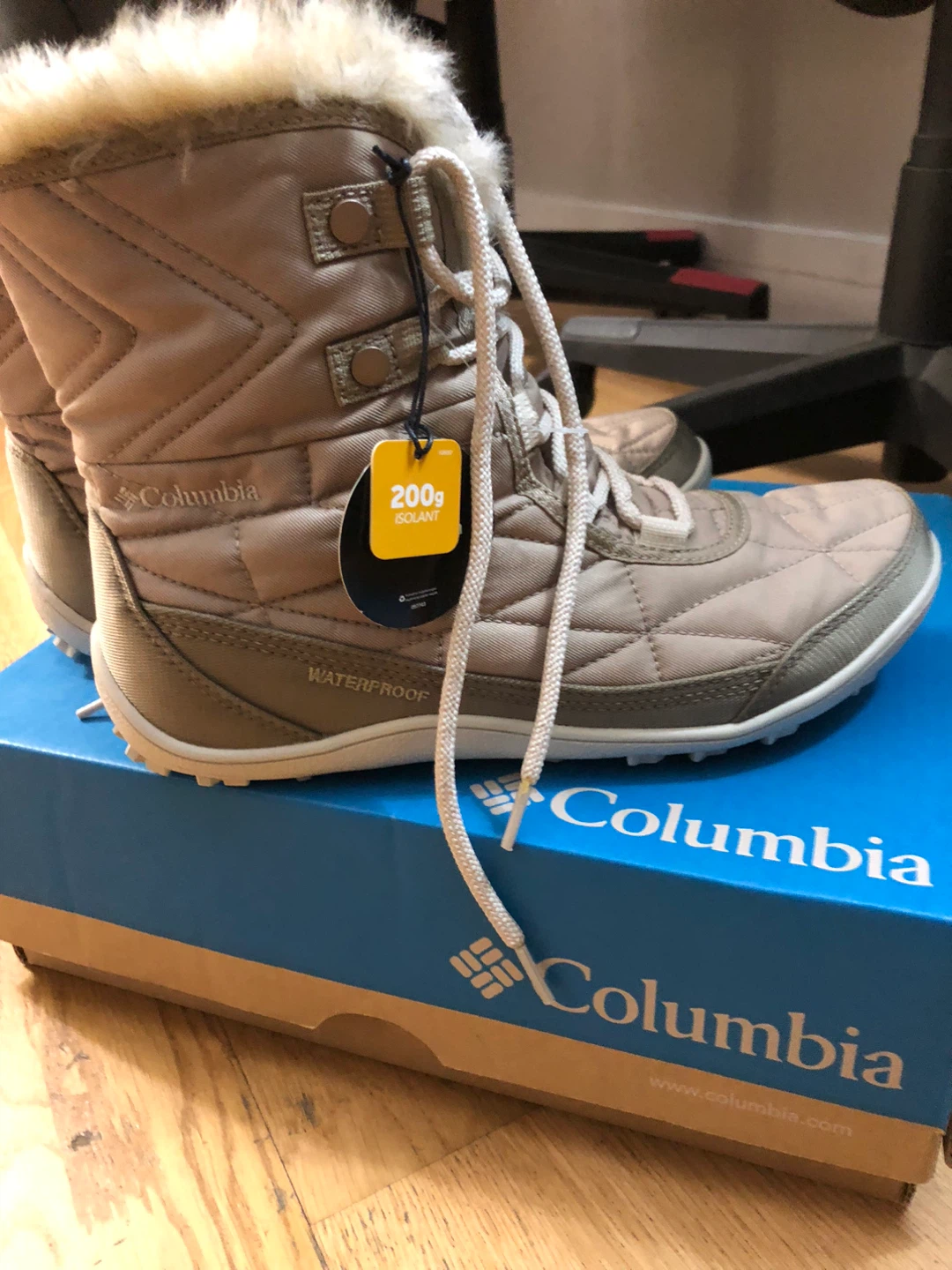 Brand new Columbia women’s winter boots ❄️ – MUST GO