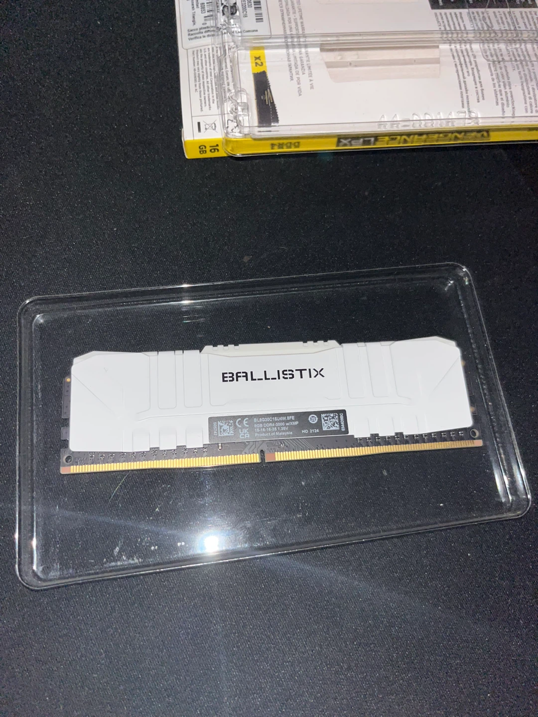 Crucial Ballistix 8GB DDR4 RAM Stick - photo 2