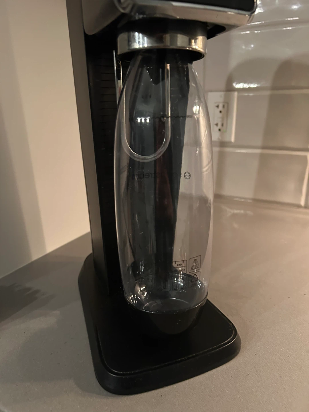 Sodastream Sparkling Water Maker - photo 3