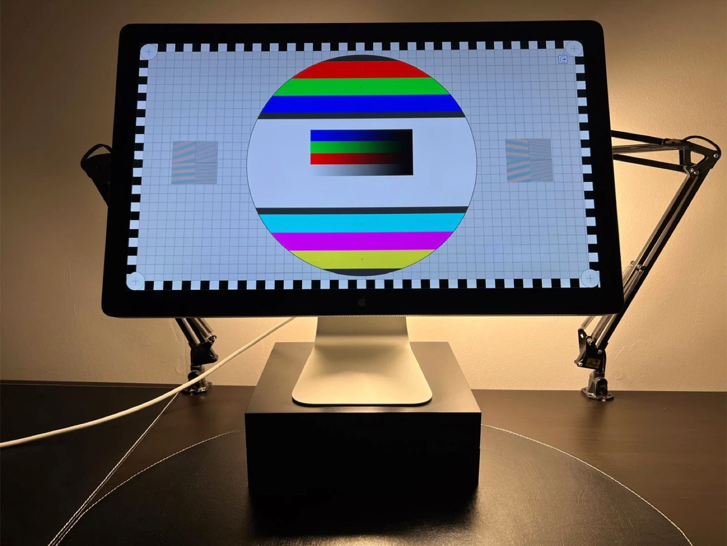 Apple Thunderbolt Display - 27” - 2K - 2560x1440 pixels - A1407 - photo 5