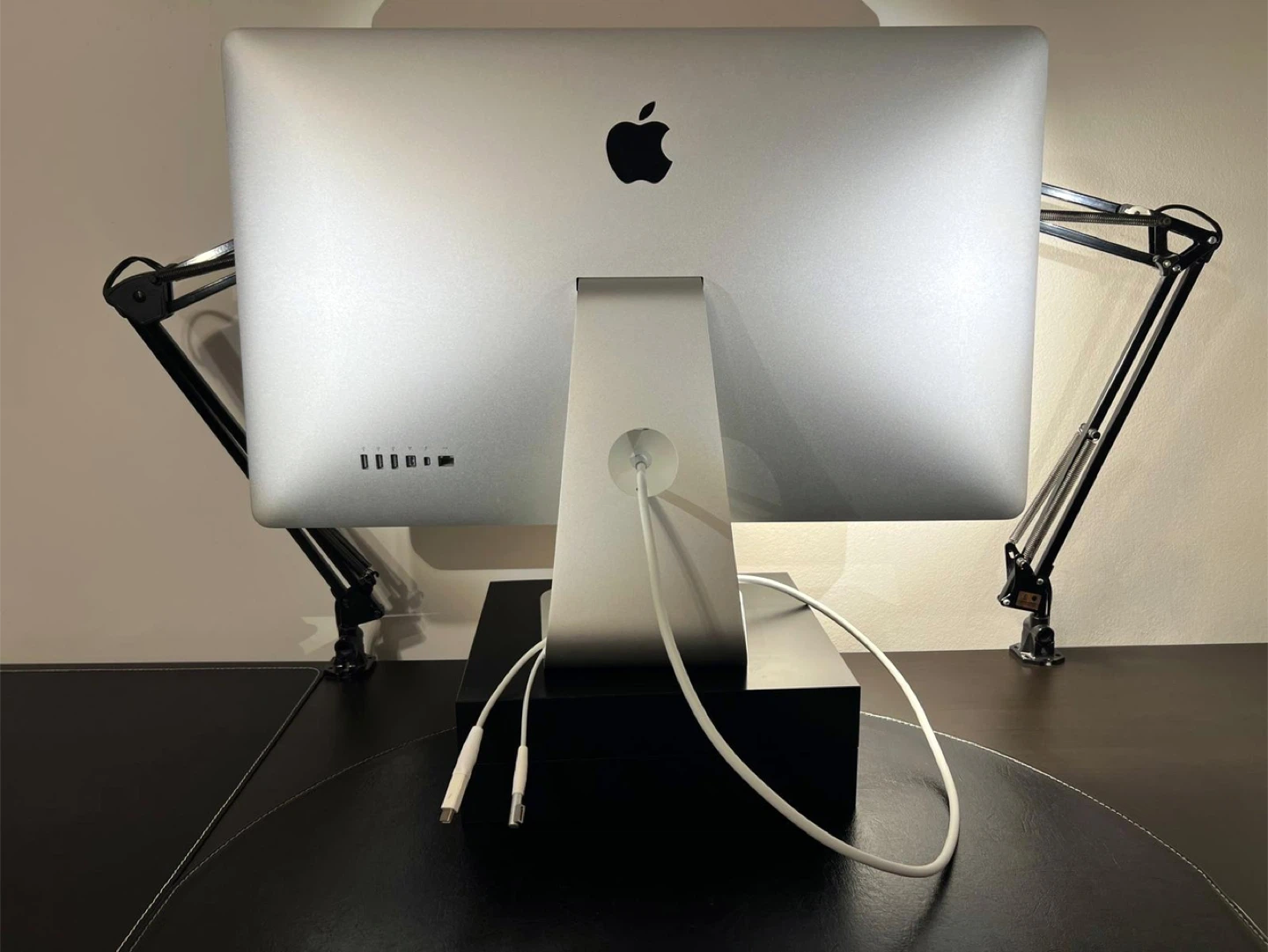 Apple Thunderbolt Display - 27” - 2K - 2560x1440 pixels - A1407 - photo 2