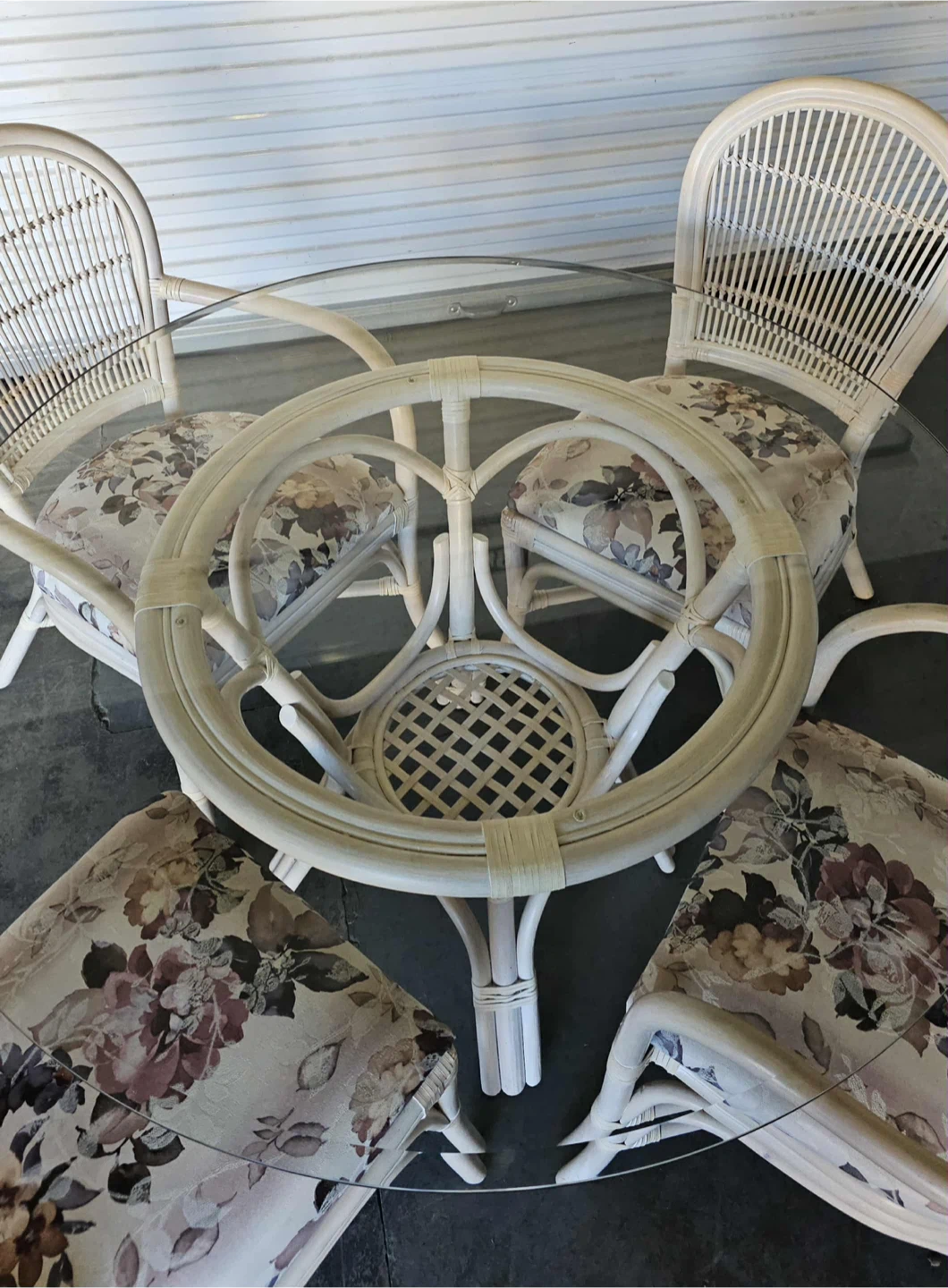 Just in time for Spring! 5 piece Rattan dining set - photo 2