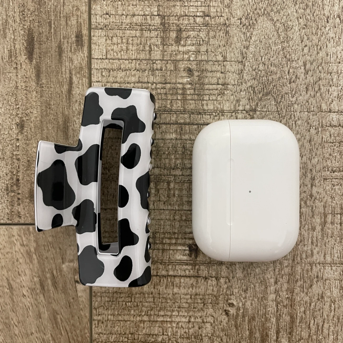 BRAND NEW 🥕 Cow Print Claw Clip