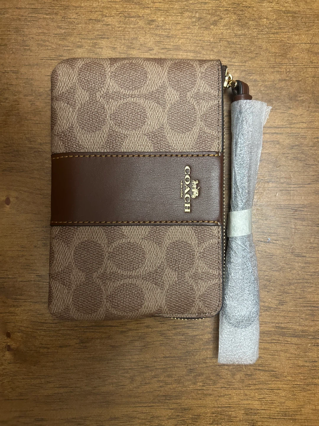 Brand New Coach Coin Purse – With Tags & Protective Pads - photo 2