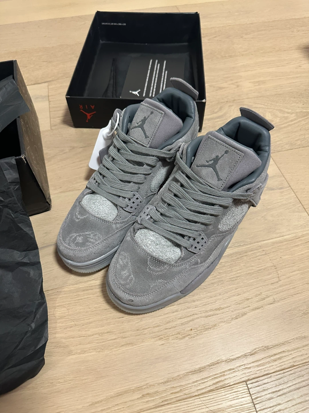 BRAND NEW Air Jordan 4 Retro KAWS - photo 3