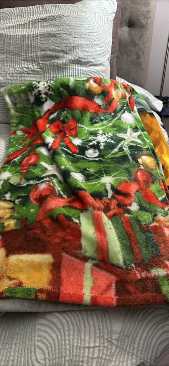 Christmas Tree and Gift Fleece Throw Blanket 61 by 42 inches