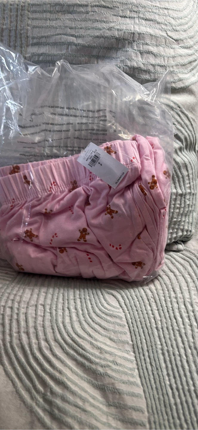 Women Old Navy Pink Gingerbread  bottoms size small tags on