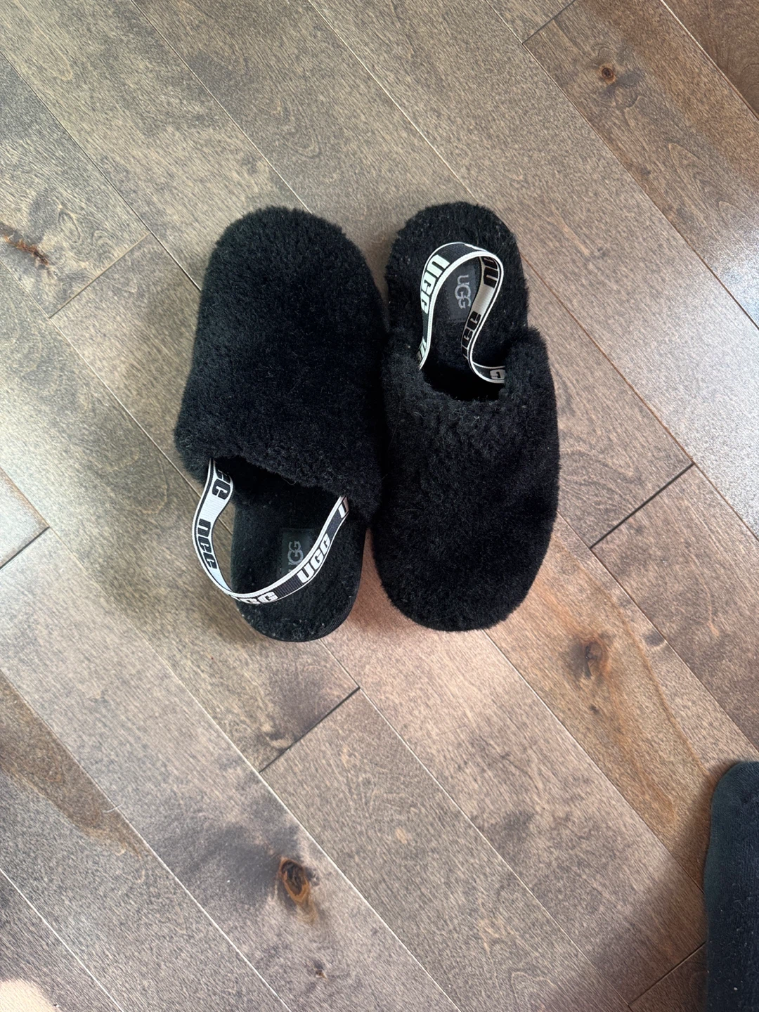 Kids Black UGG Slippers Size 2