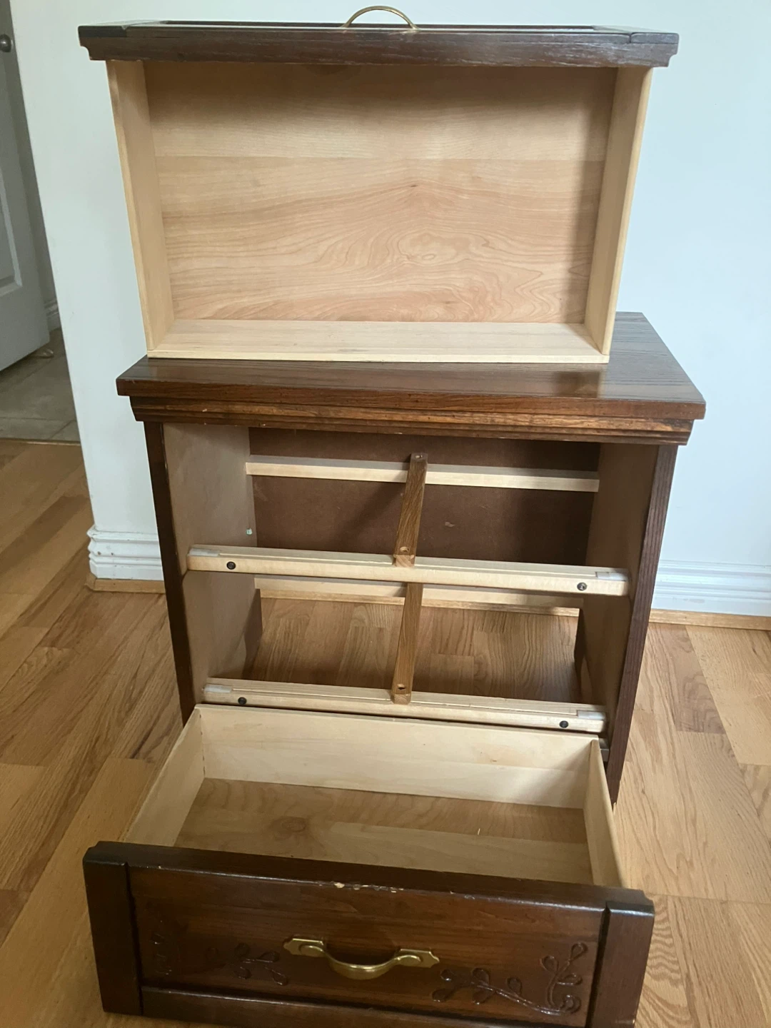 Vintage Two Night Tables with Drawer - photo 3