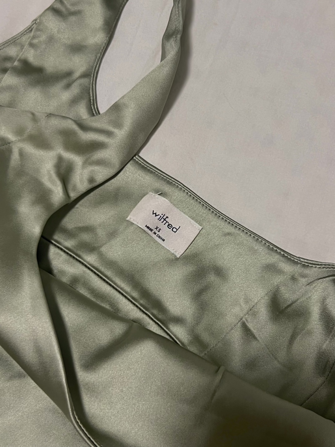 Aritzia Wilfred Satin Crop Top - photo 2