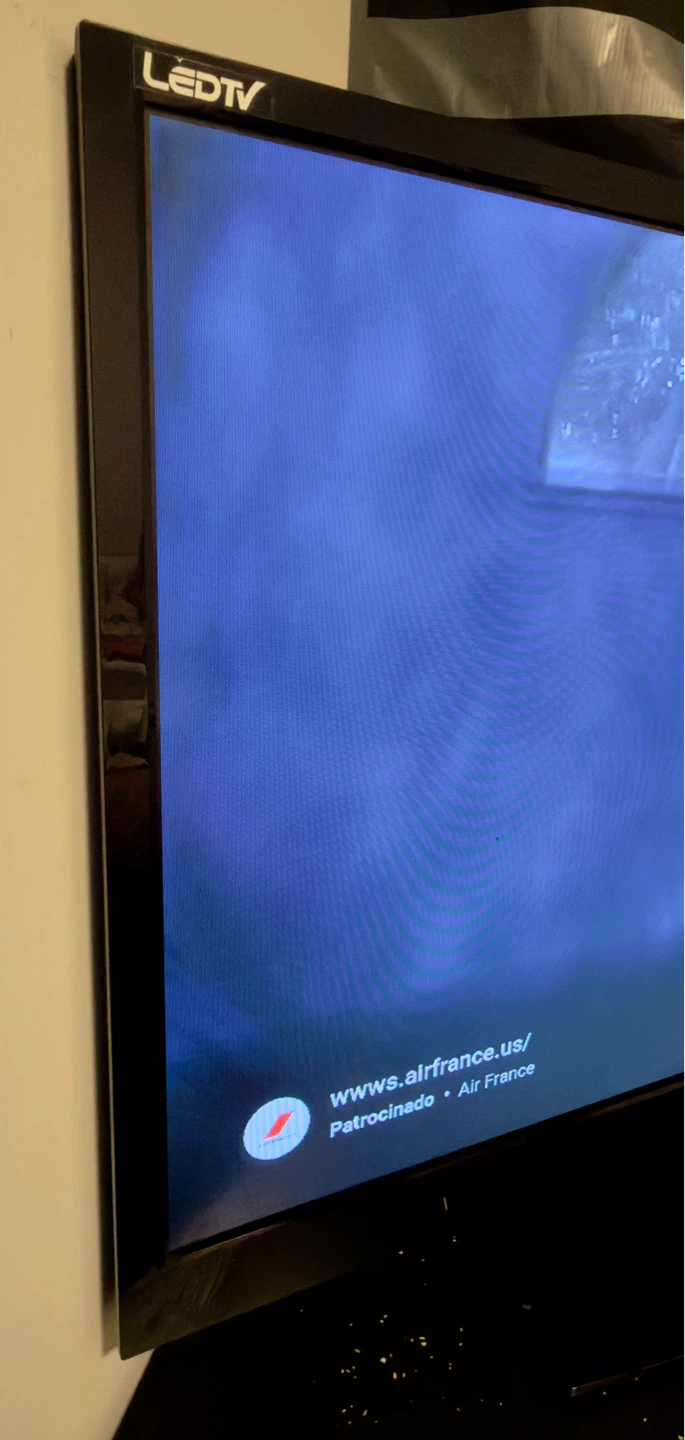 Sceptre E32 Roku Smart LED TV - photo 3