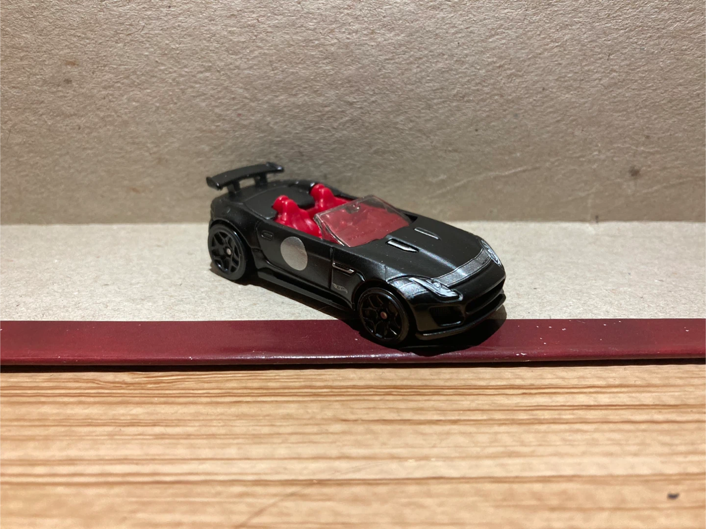 Hot Wheels Loose / 15 Jaguar F-Type Project 7 / Matte Black