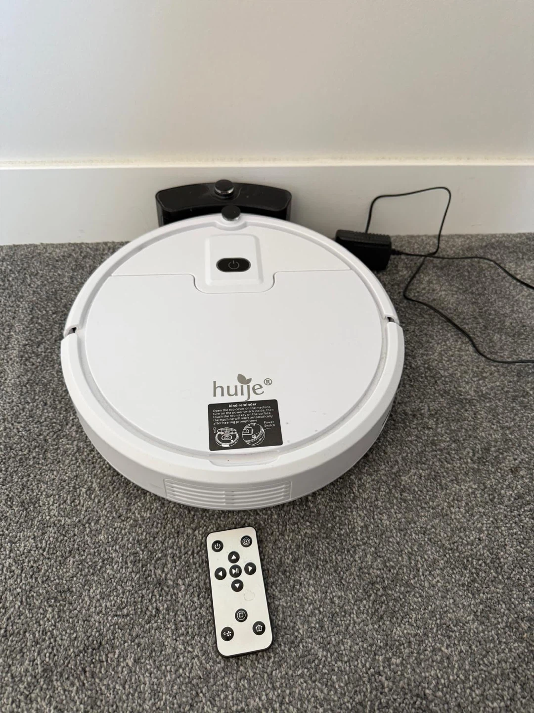 Huije Robot Vacuum Cleaner with Remote