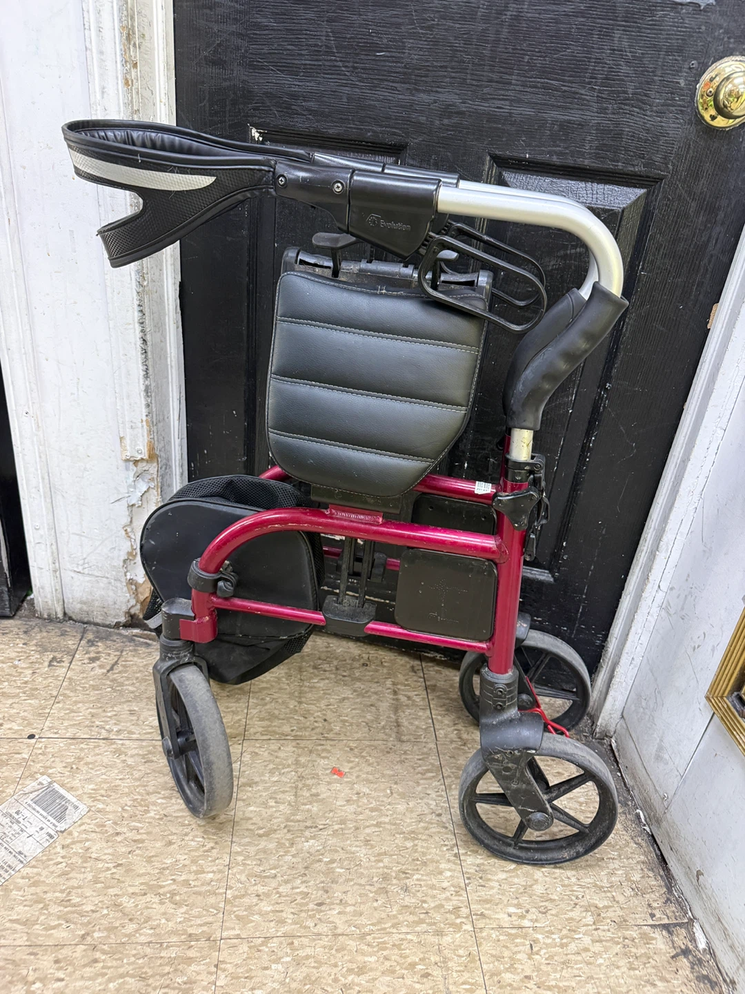 Evolution Walker with Seat and Bag