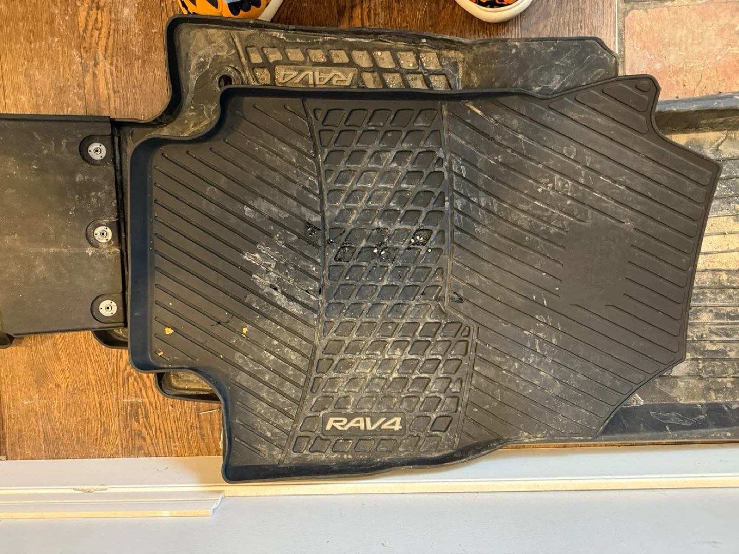RAV4 Rubber Floor Mats - photo 2