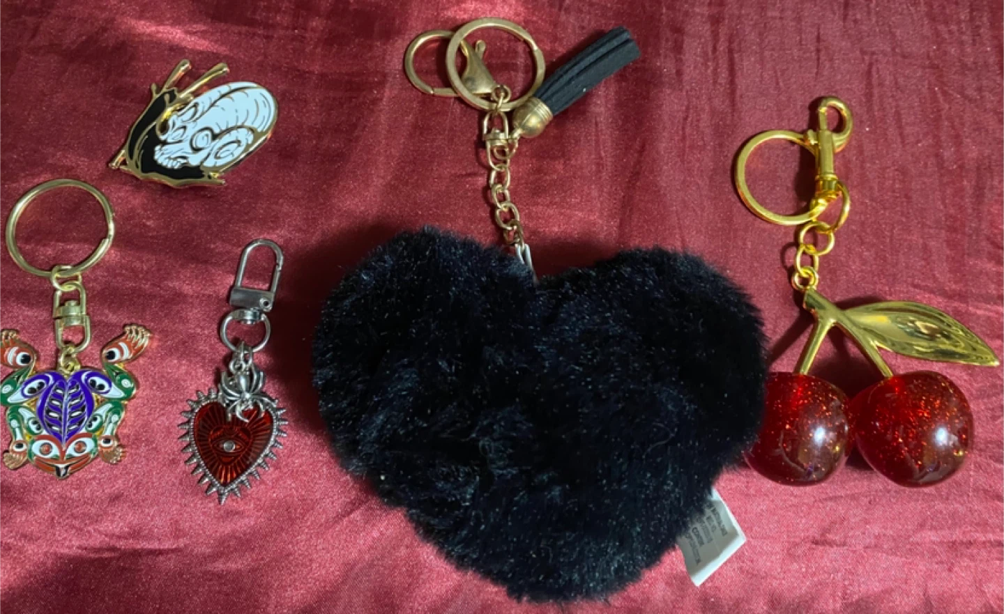 Set of 5 pin/Keychains