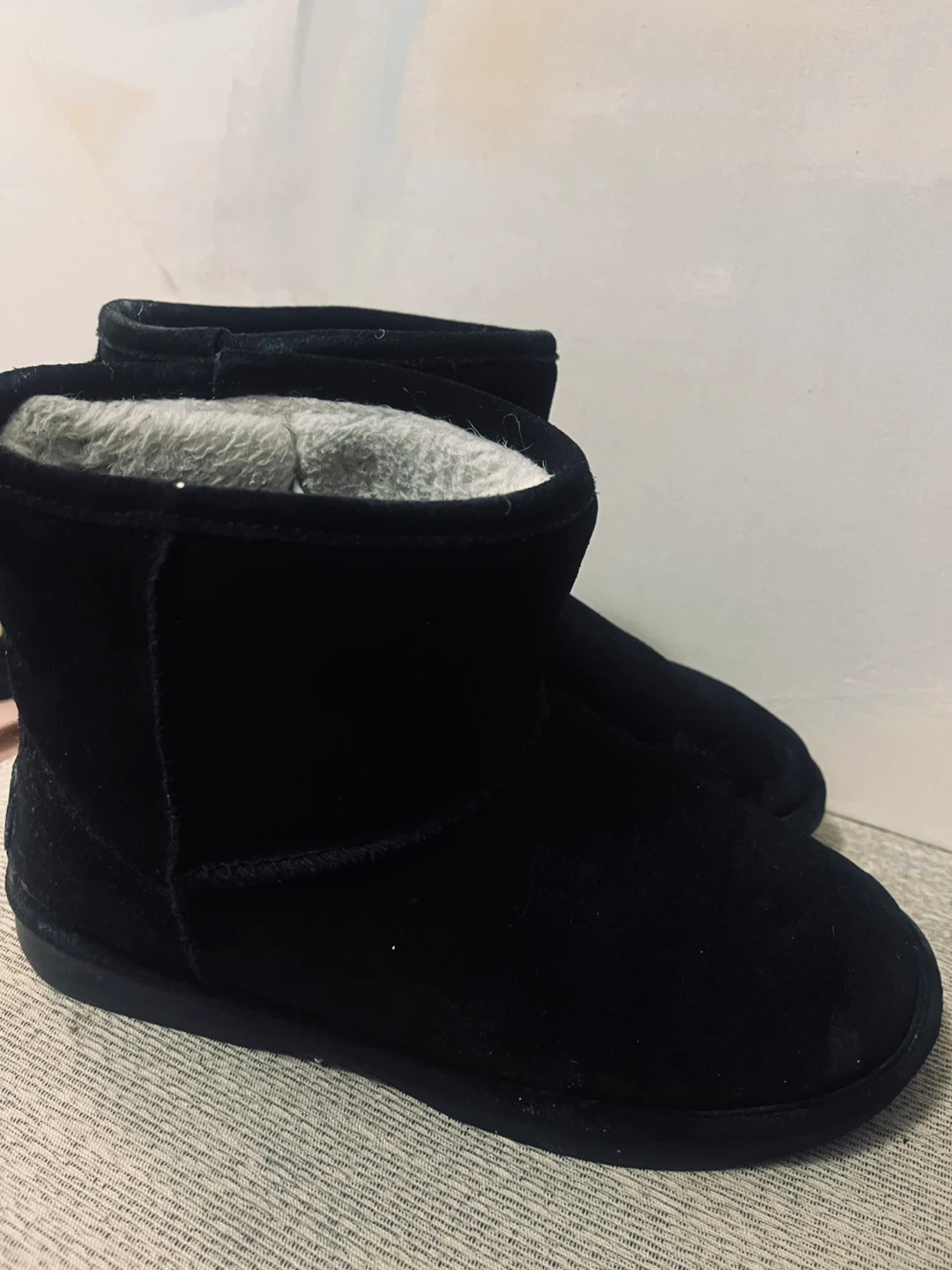 Soft Moc black suede Uggs size 10 - photo 2
