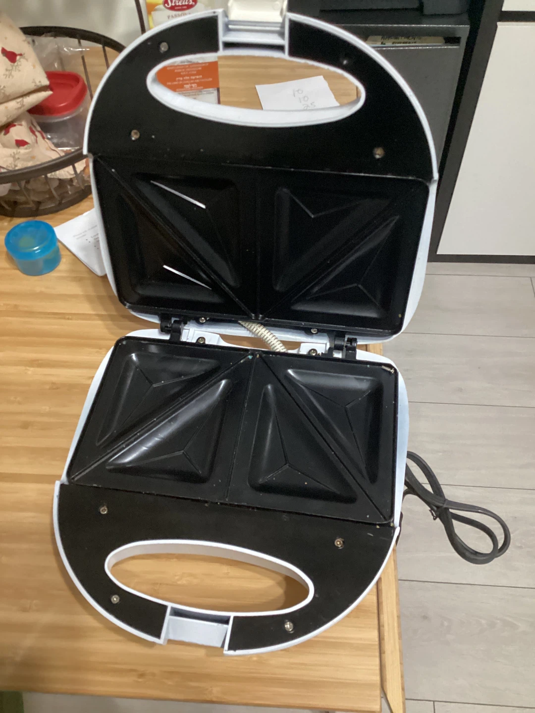 Betty Crocker Sandwich Maker - photo 2