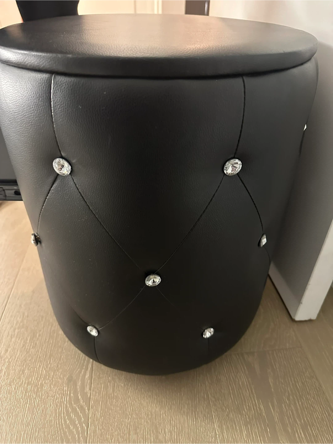 Tufted crystal nightstand in black faux leather w/ 2 drawers - photo 3