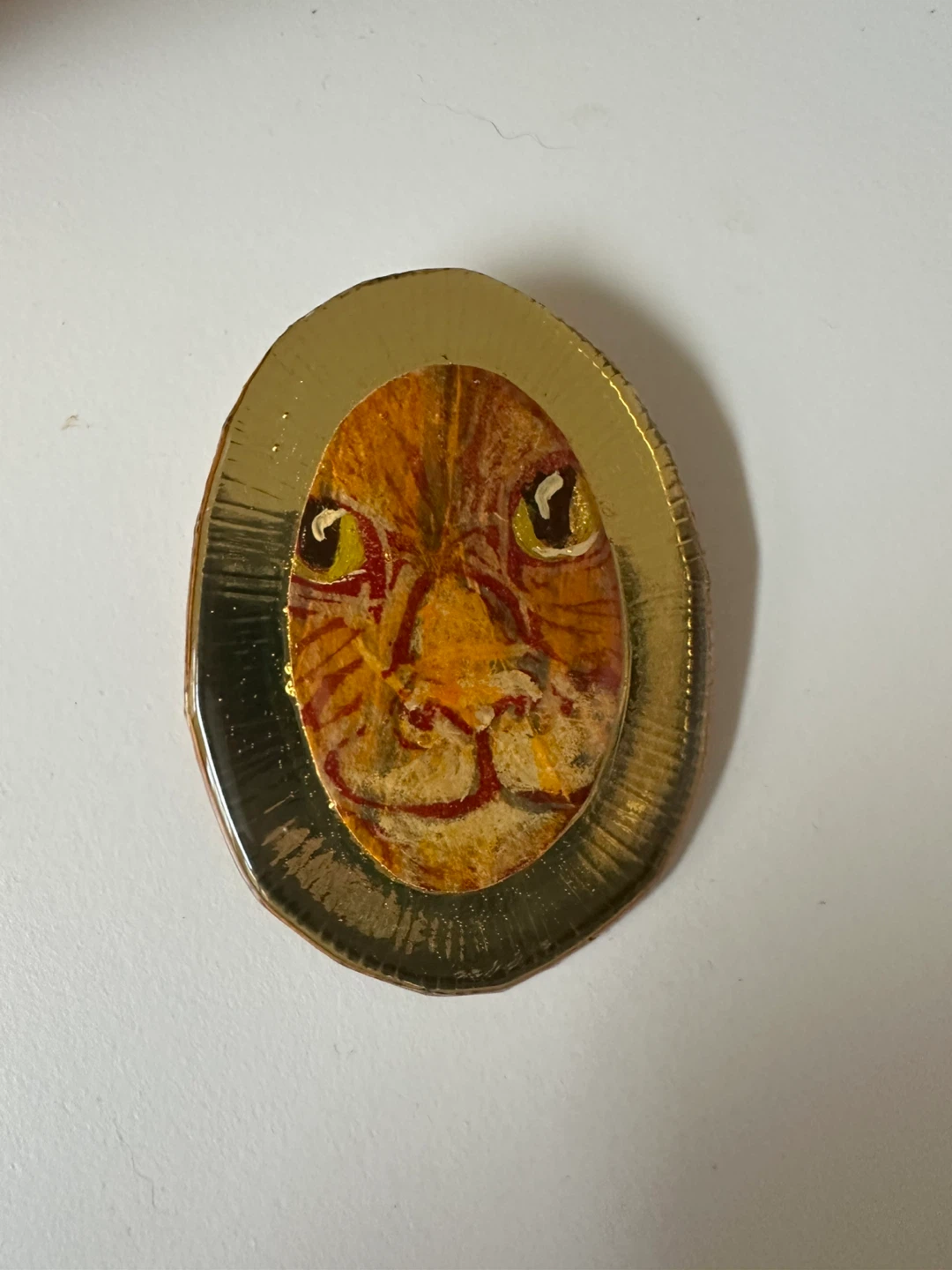 Hand-painted Lion Face Brooch - photo 2
