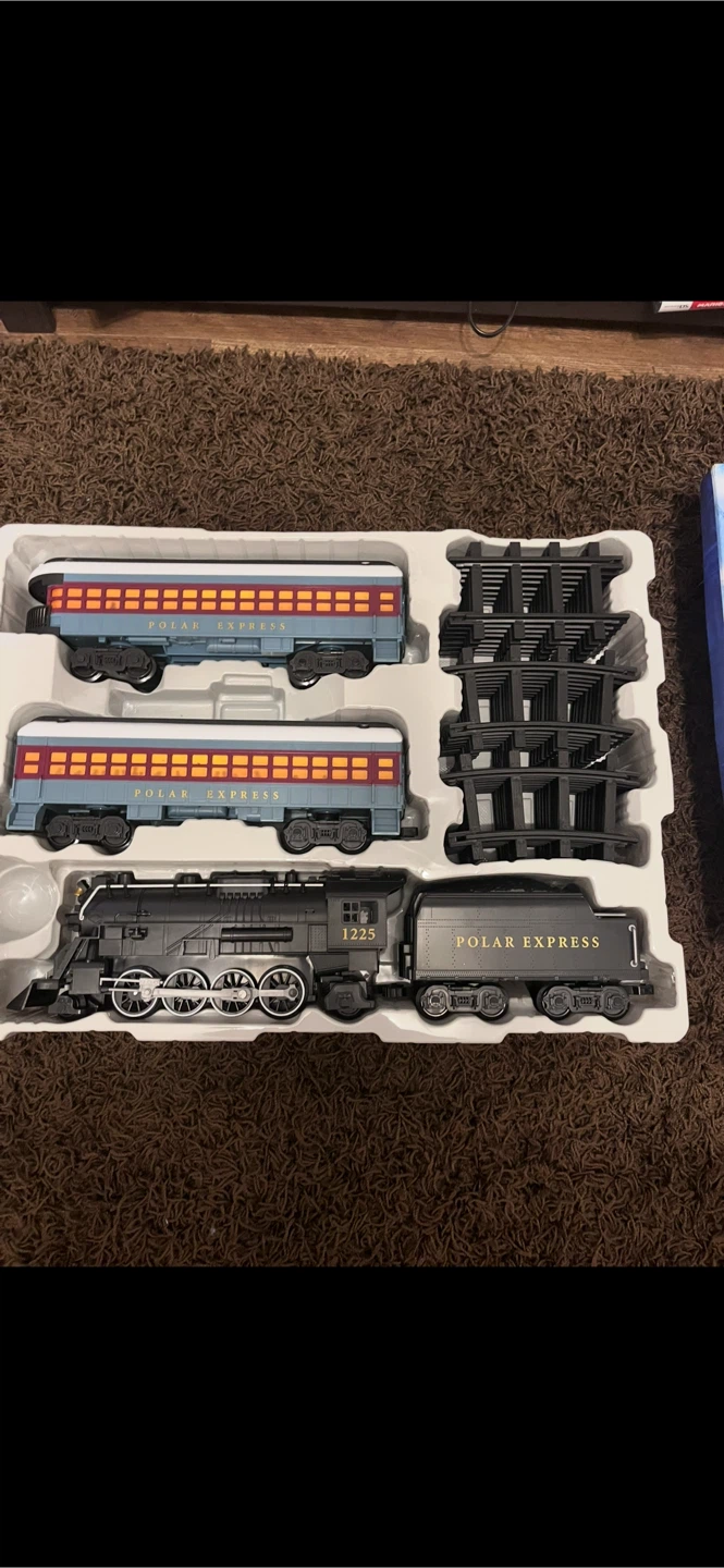 The Polar Express Ready-to-Play Train Set - photo 2