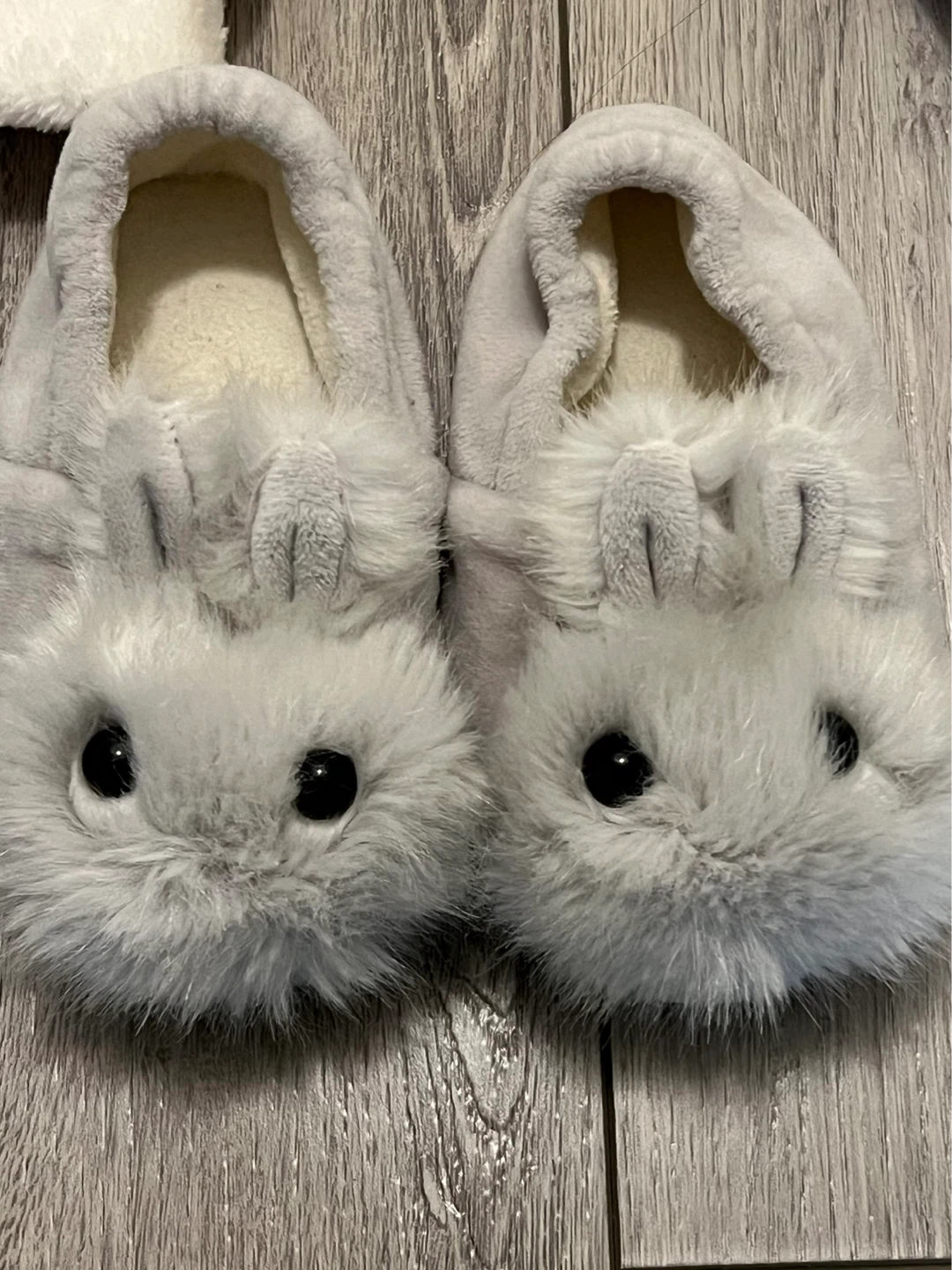 Bunny onesie and slippers - 3T - perfect for Easter egg hunt - photo 3