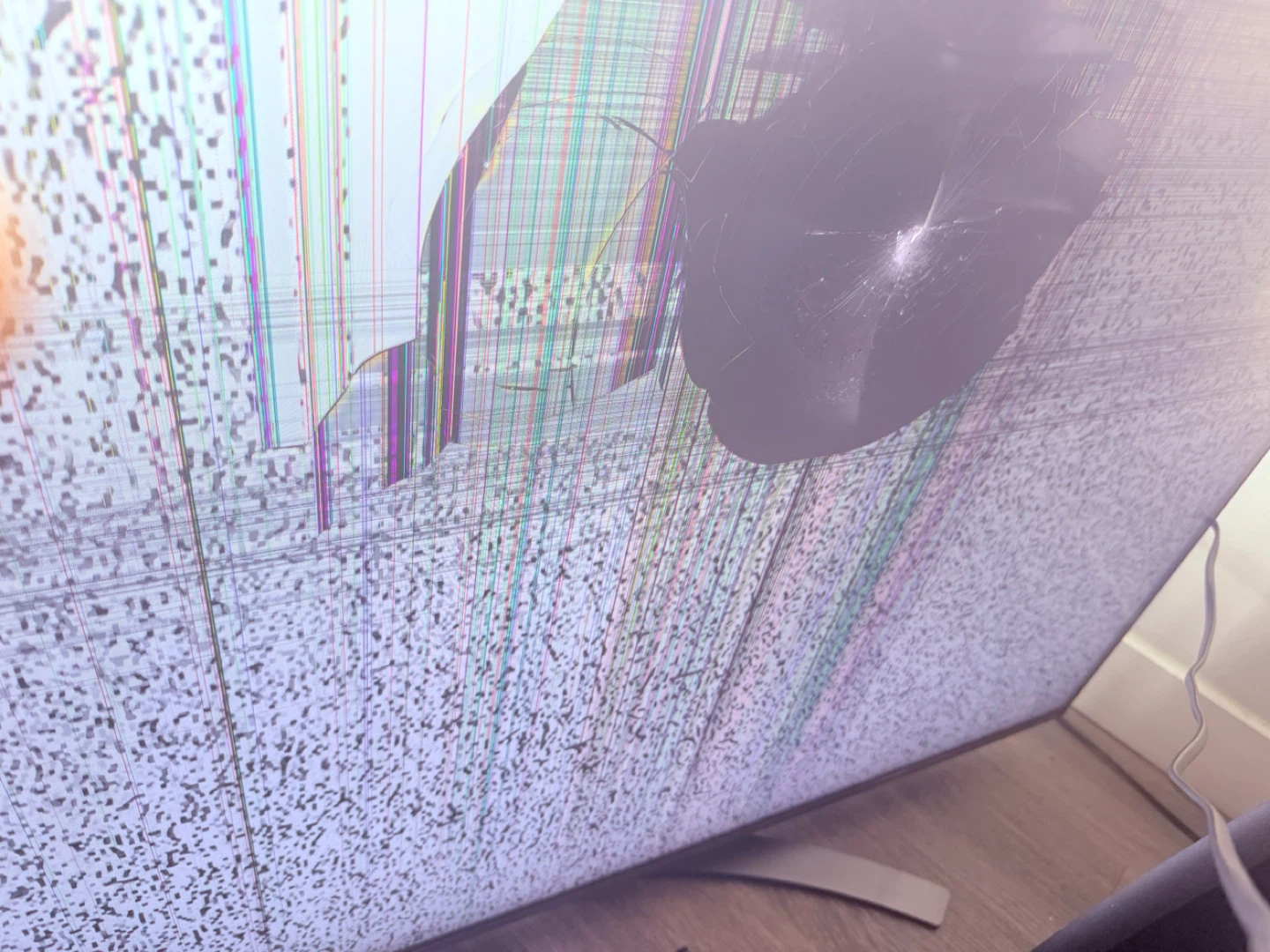 LG 55" Smart TV - Cracked Screen