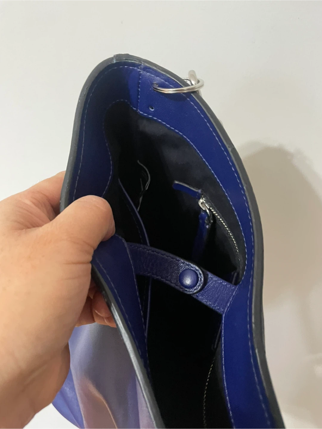 Marc by Marc Jacobs Navy Blue Leather Bucket Bag - photo 3