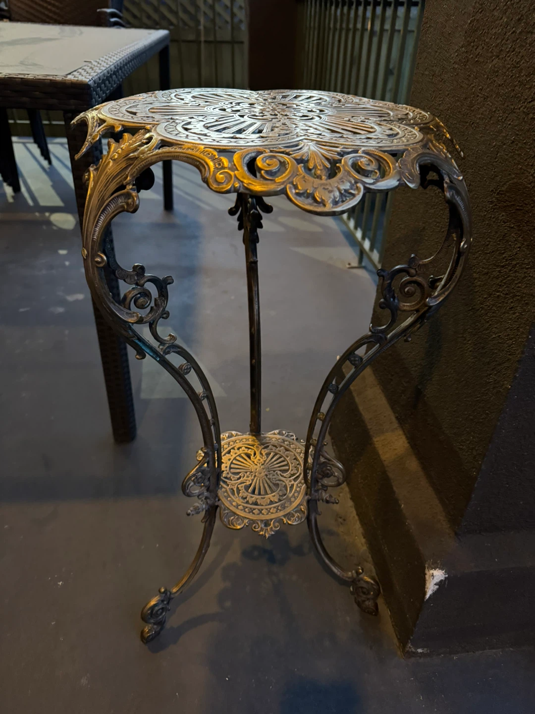 Antique Italian Brass pedestal table/plant stand - photo 5