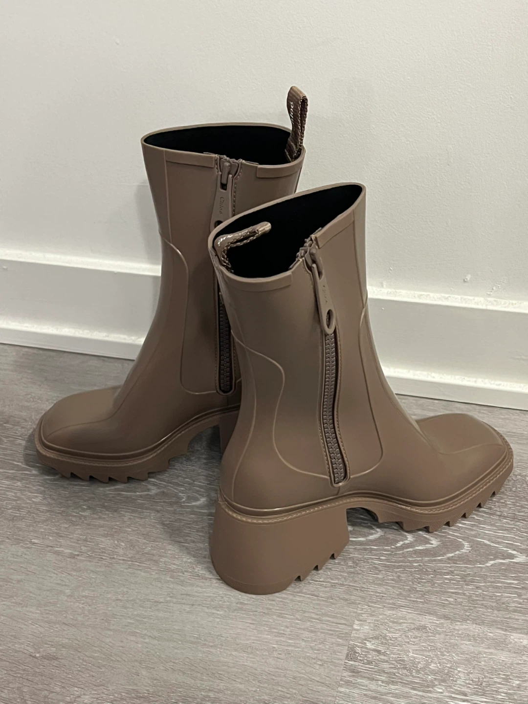 BNIB Chloe Betty Rain Boots Full Box - photo 3