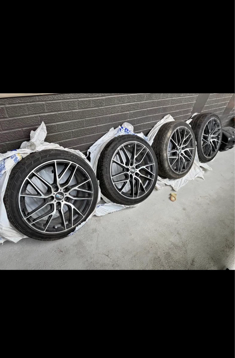 Set of 4 Car Rims and Tires 5x112 / 66.6 /225/40/18