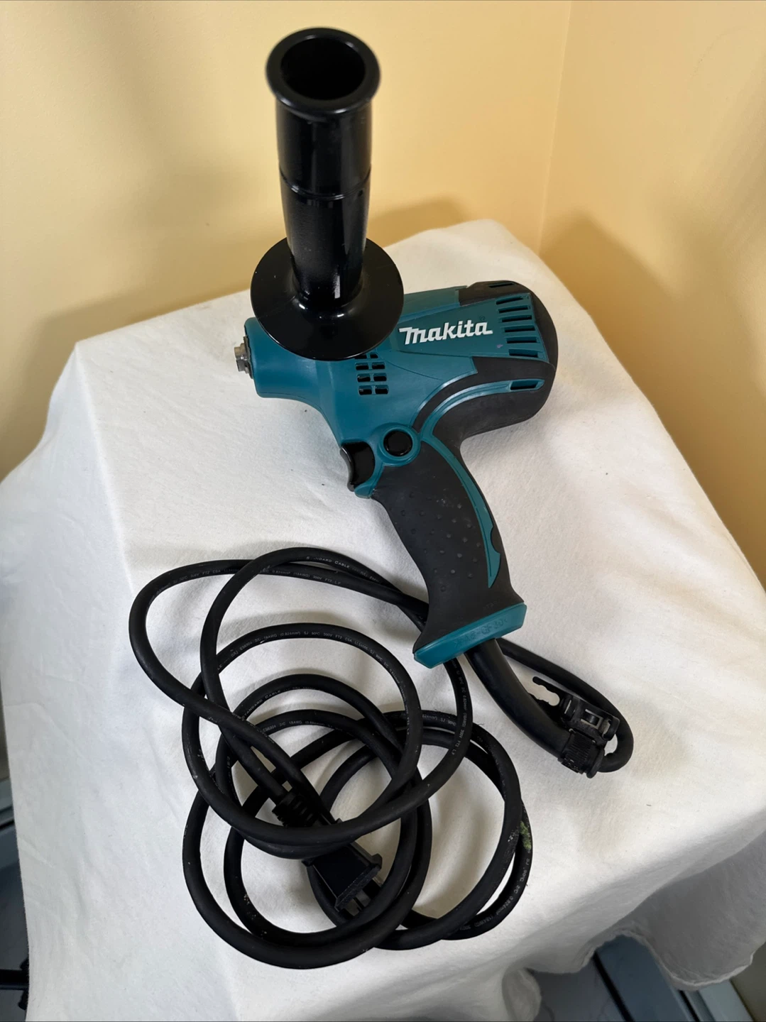 Makita GV5010 5" (125mm) 120V Angle Grinder