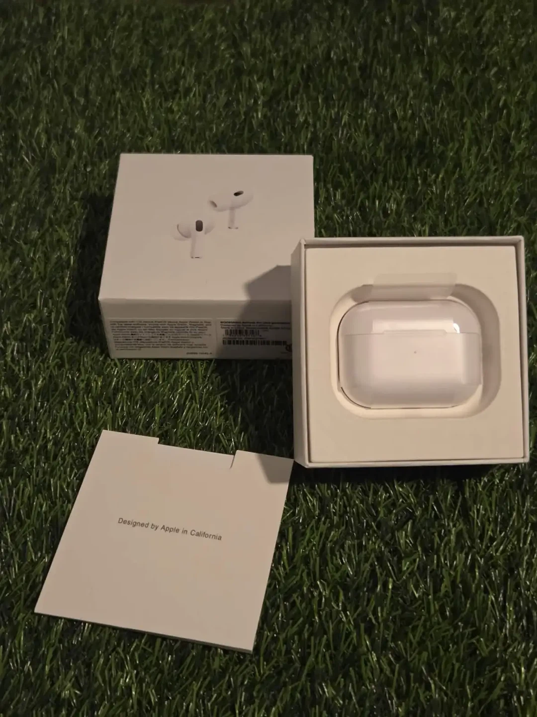 Apple AirPods Pro (2nd Generation) with MagSafe Charging Case - photo 3