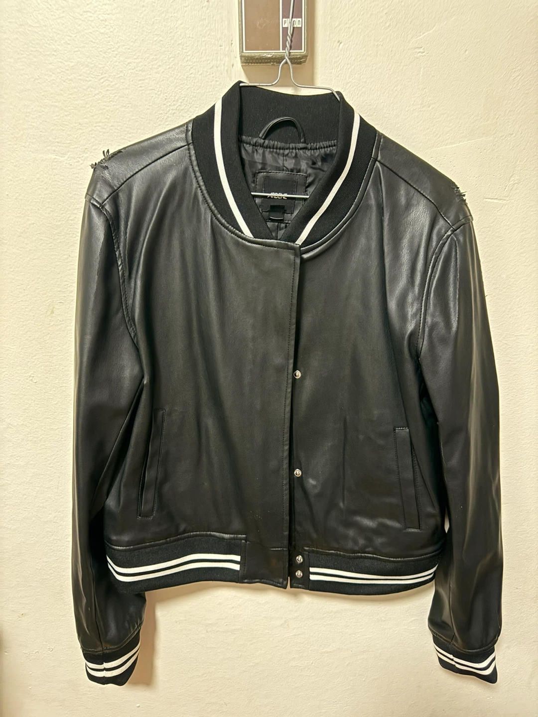 ‼️DECLUTTER‼️Ardene Faux-Leather Varsity Bomber Jacket 🖤
