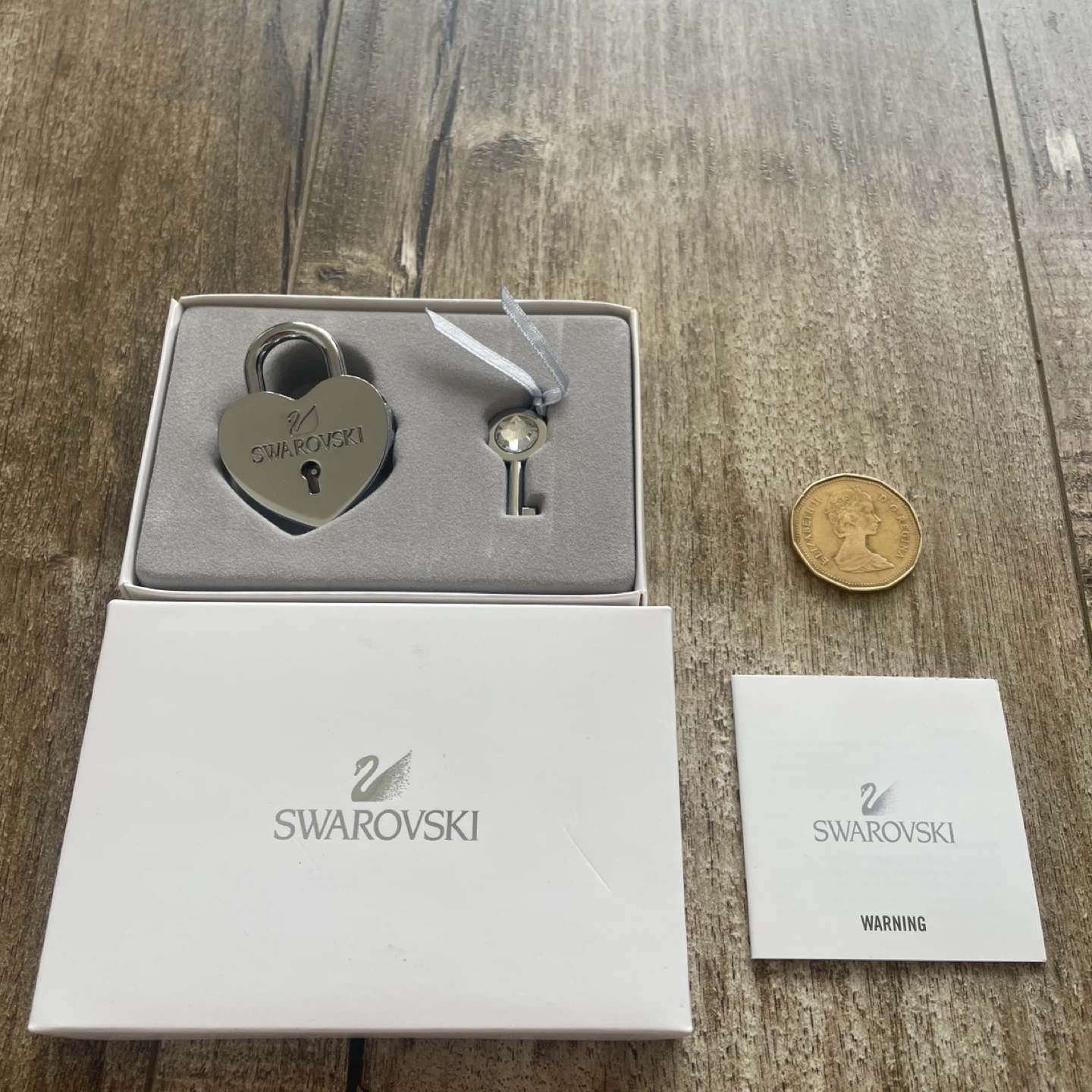 BRAND NEW 🥕 Swarovski Heart Lock and Key Set - photo 2