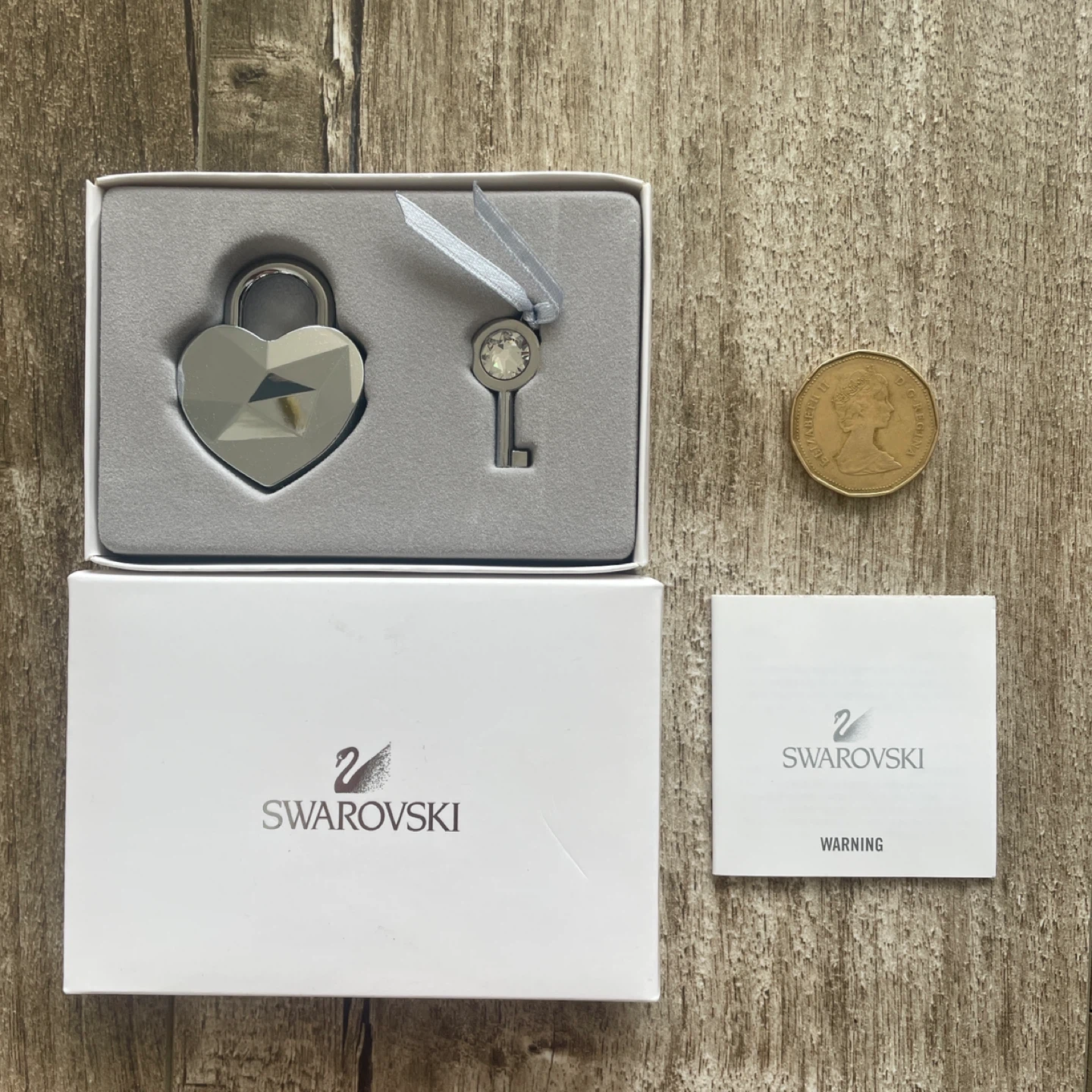 BRAND NEW 🥕 Swarovski Heart Lock and Key Set