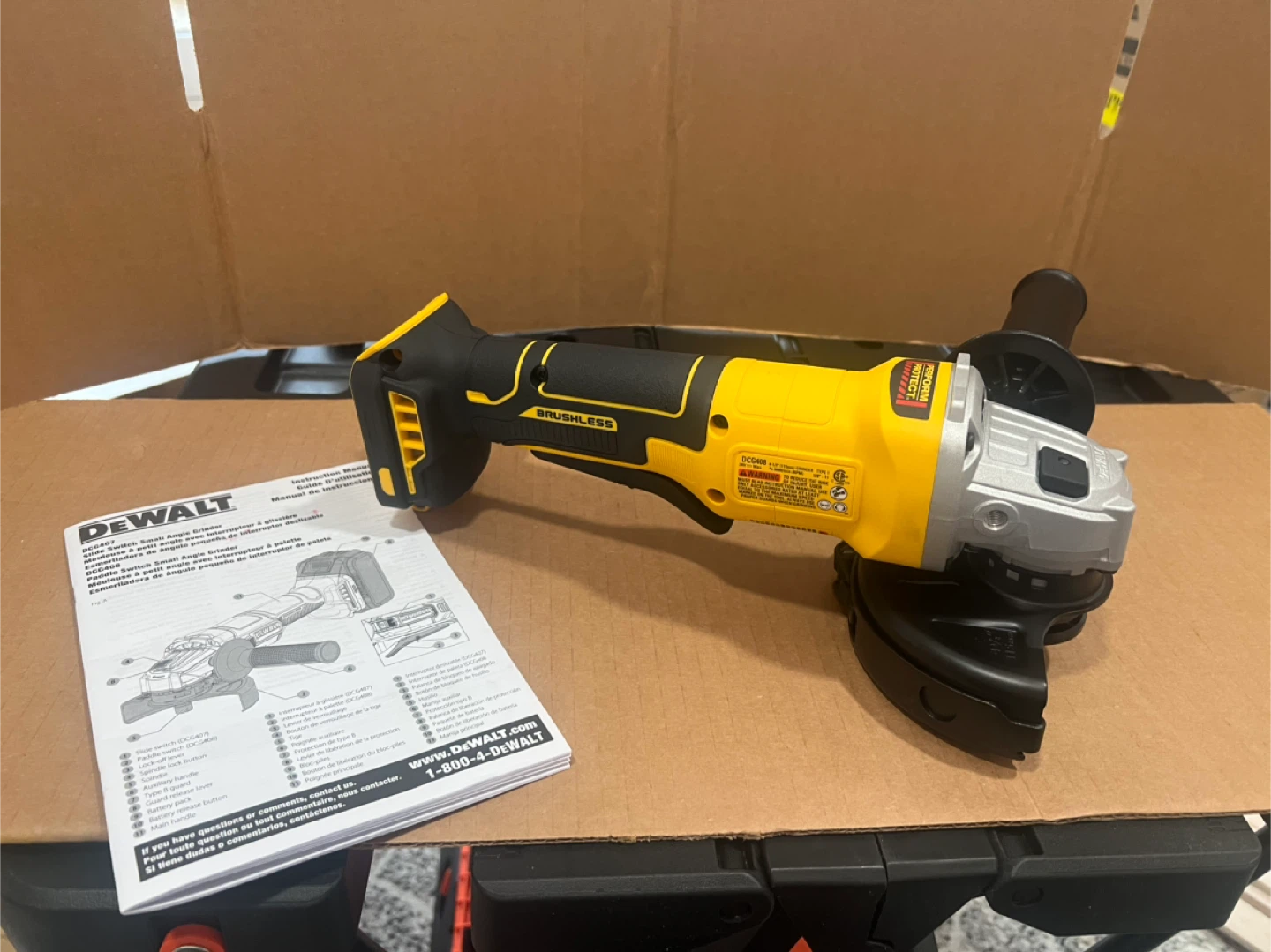 NEW Cordless Grinder: DeWalt DCG408 20V MAX 4-1/2" - photo 2