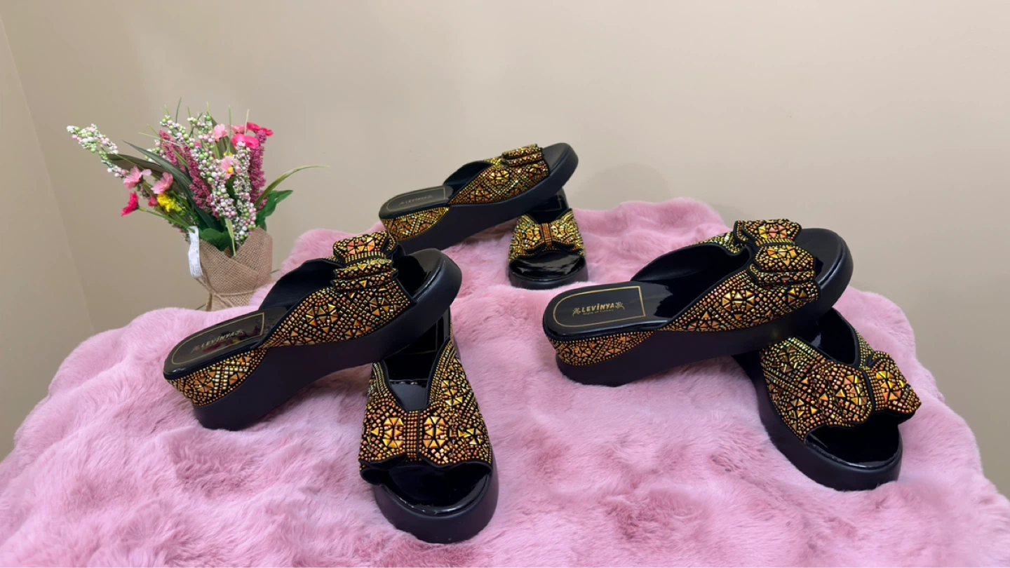 Fancy women shoes and slippers - photo 4