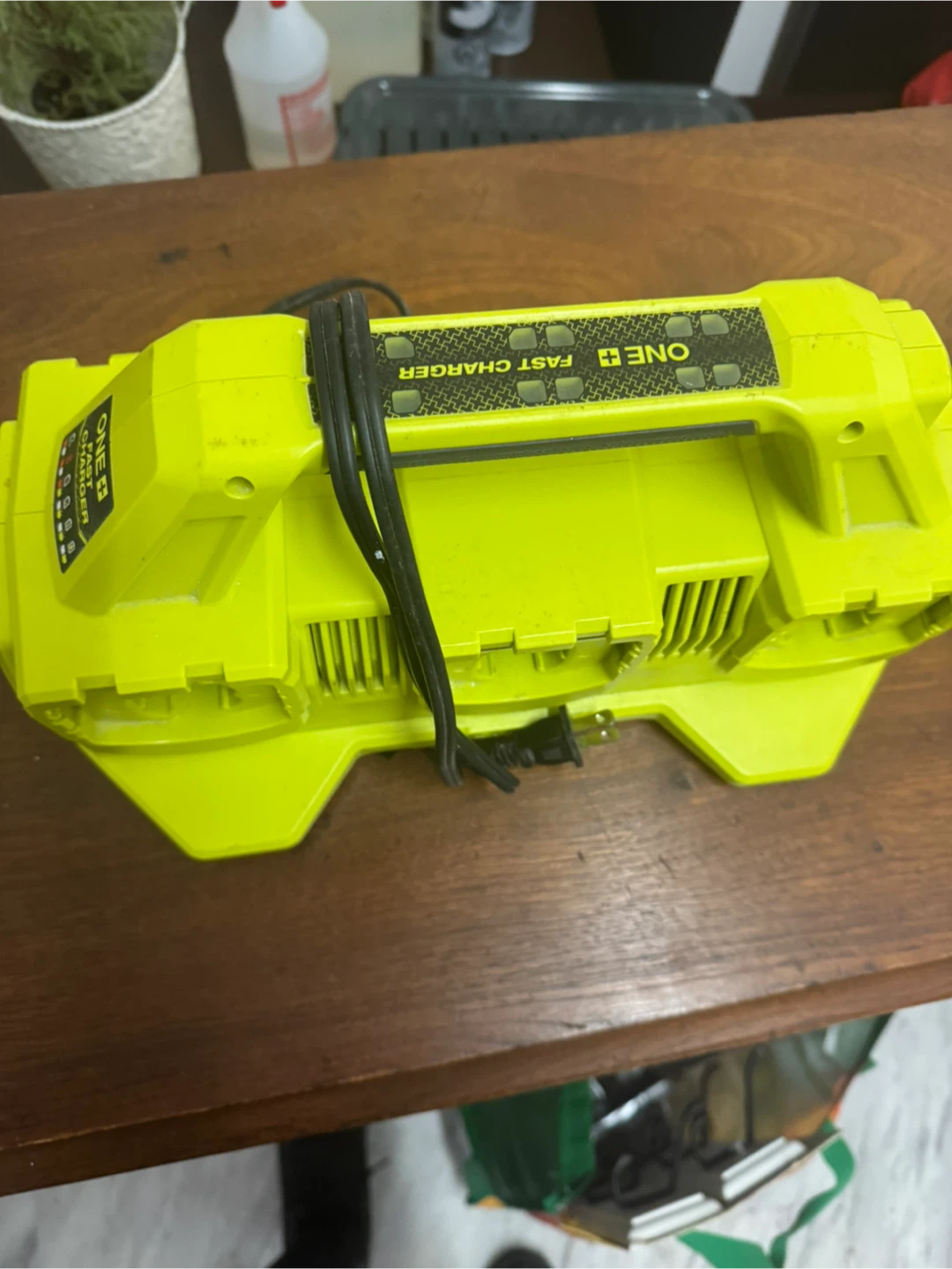 Ryobi ONE+ 18V Lithium-Ion Fast Charger - photo 2
