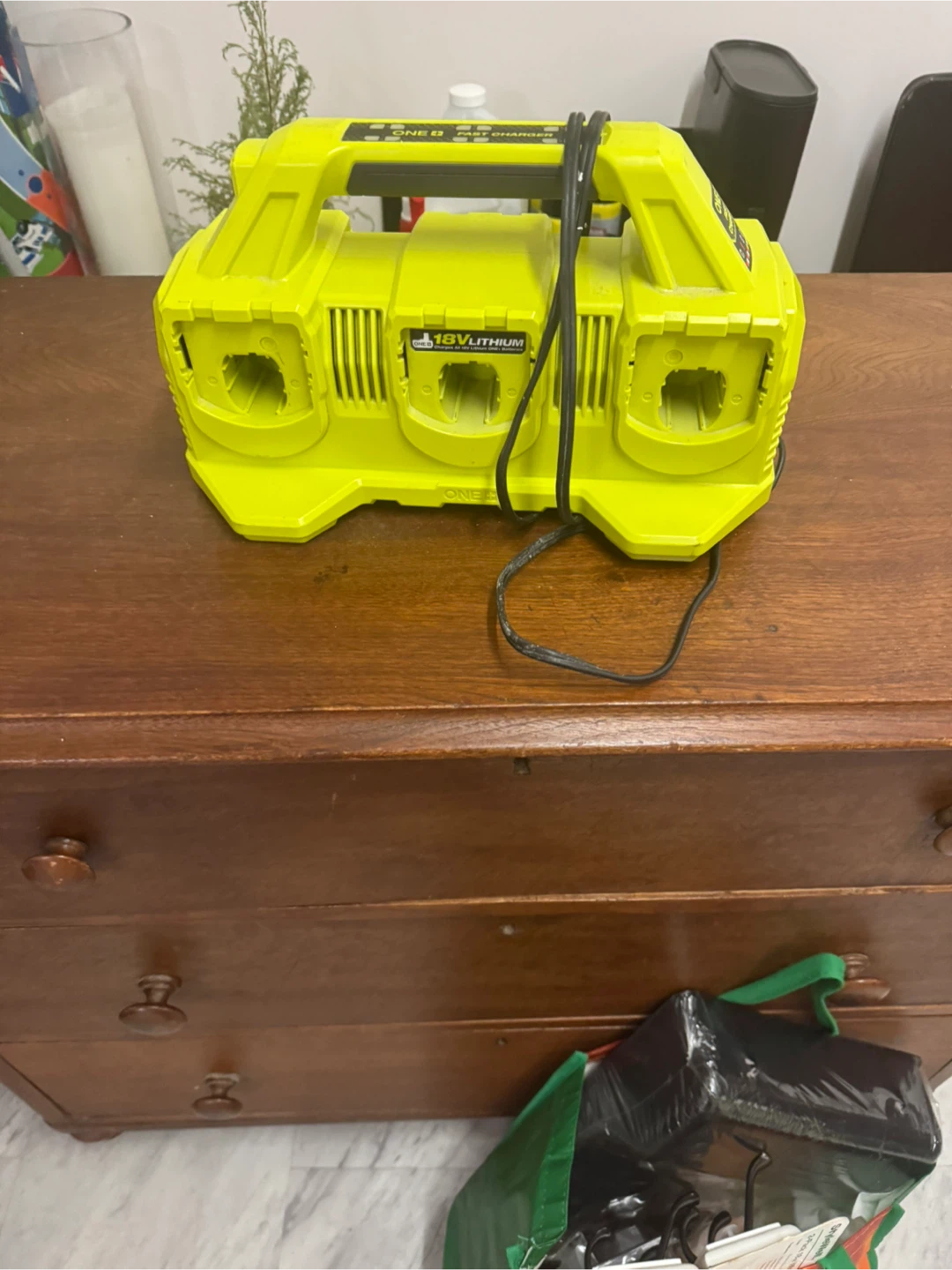 Ryobi ONE+ 18V Lithium-Ion Fast Charger - photo 3