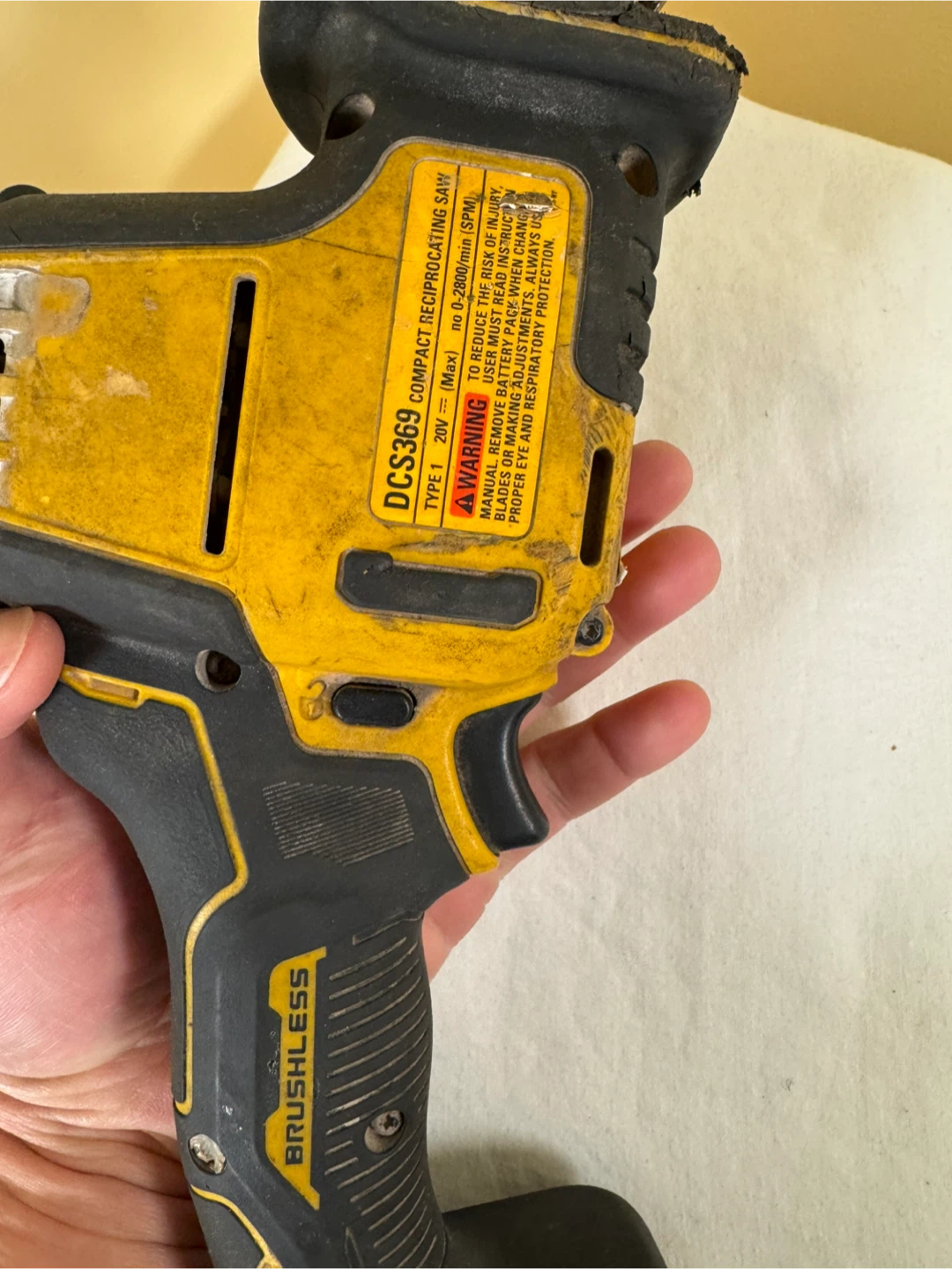 DEWALT ATOMIC DCS369 Compact Reciprocating Saw - photo 3