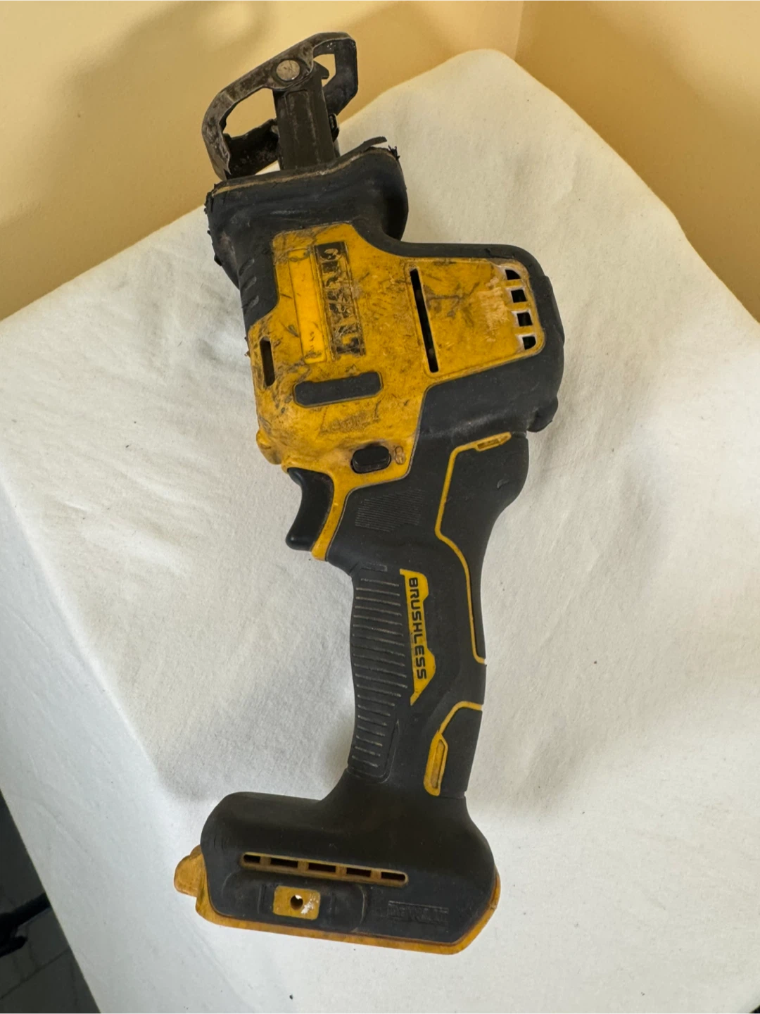 DEWALT ATOMIC DCS369 Compact Reciprocating Saw