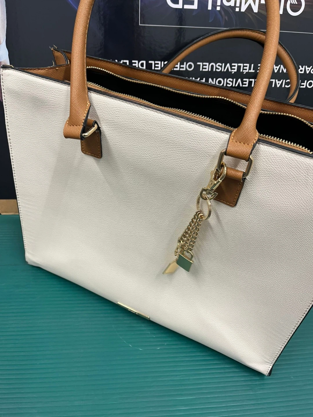 ALDO White and Tan Tote Bag with Snake Print Accent - photo 2