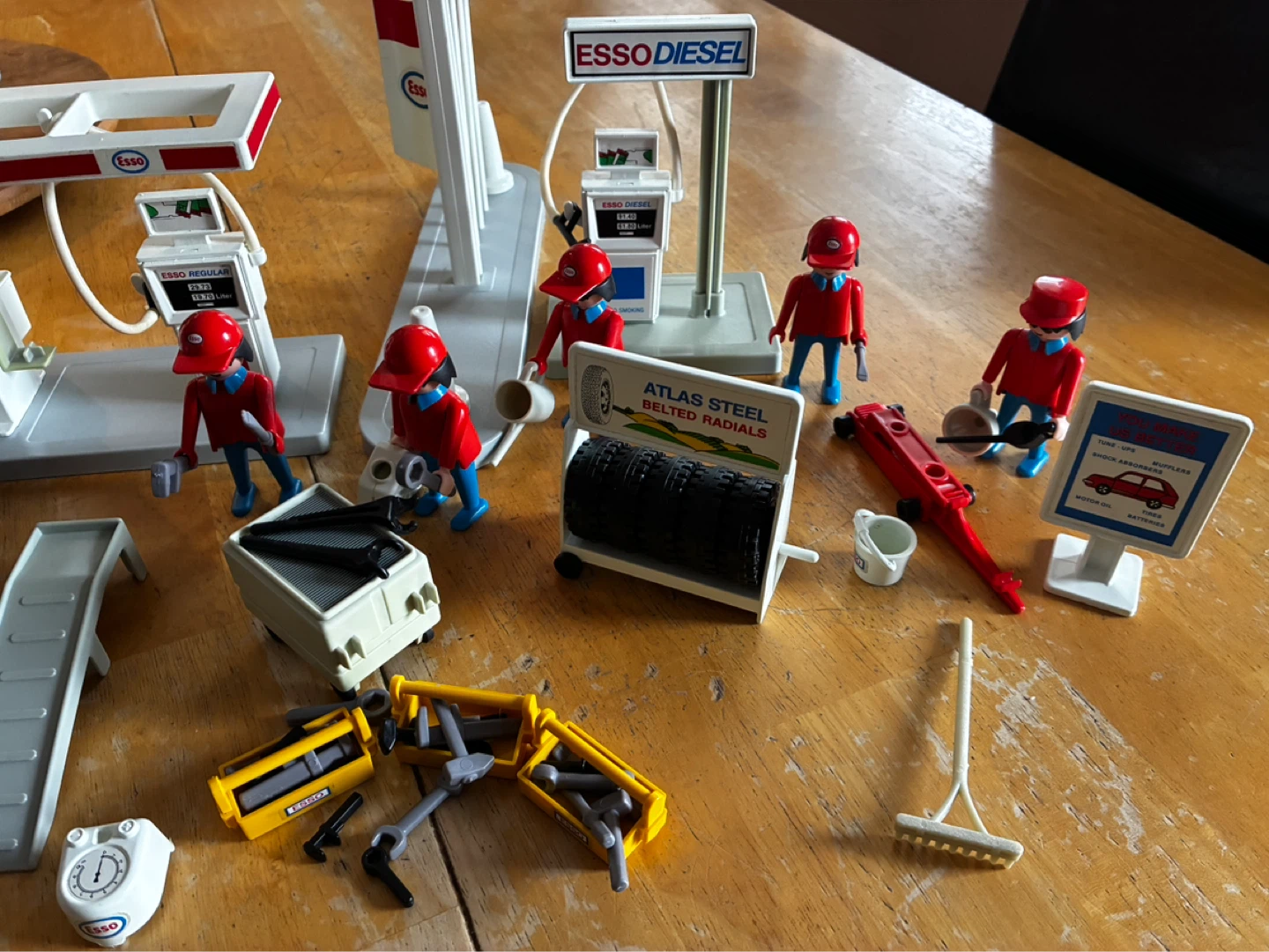 Playmobil Esso Gas Station Playset - photo 2