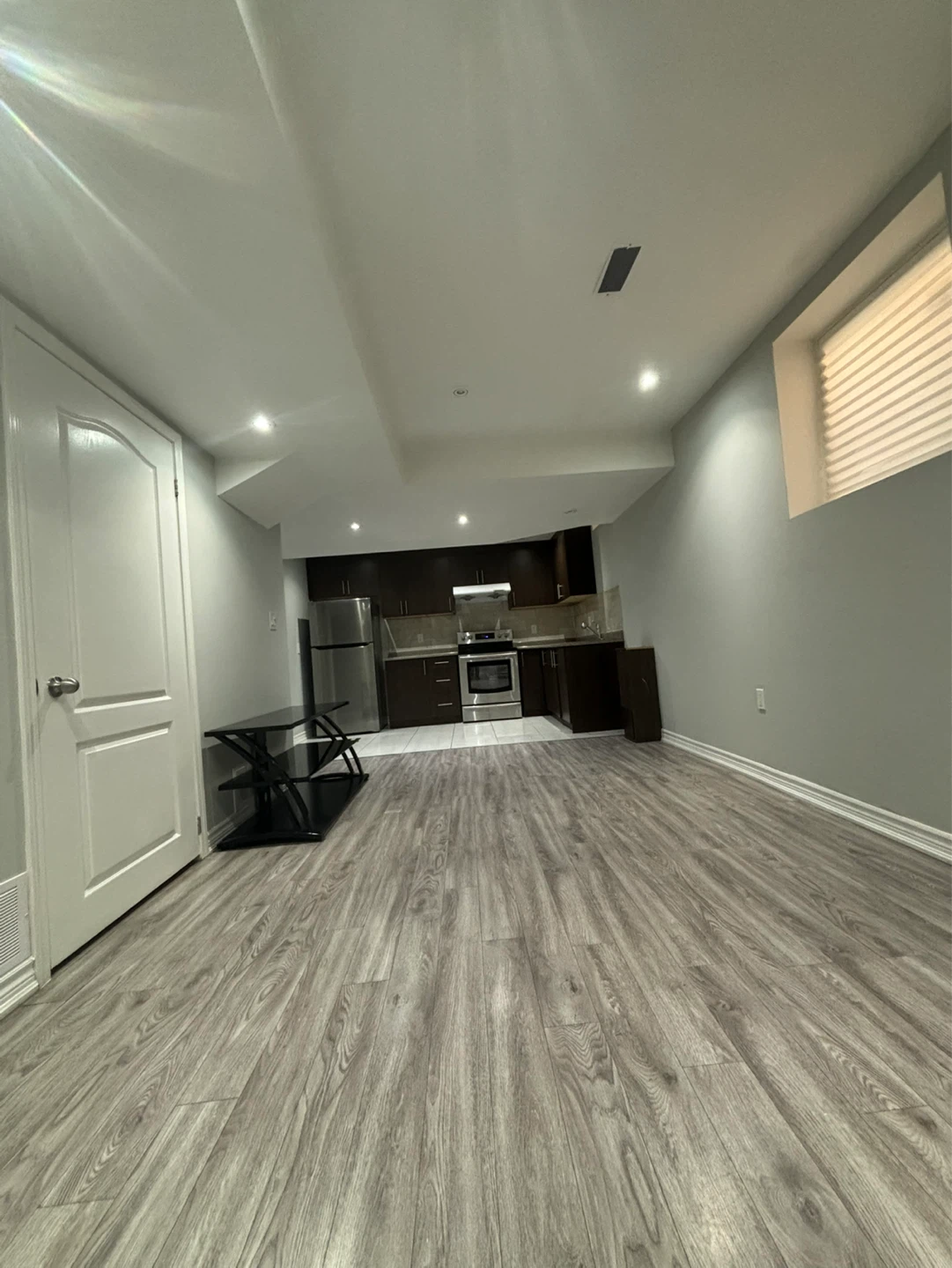 2 bedroom Basement - May 1st - photo 2