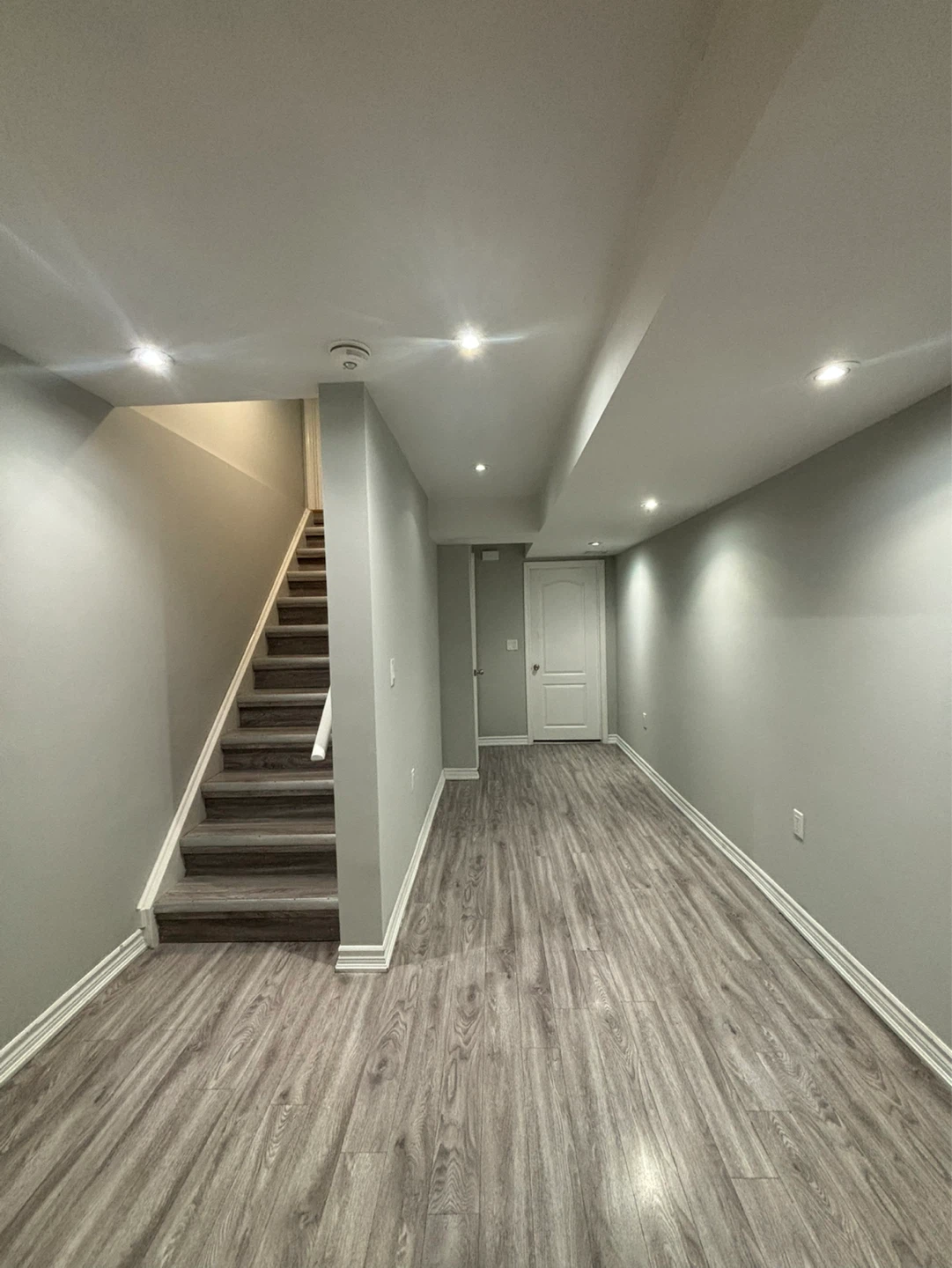2 bedroom Basement - May 1st - photo 3