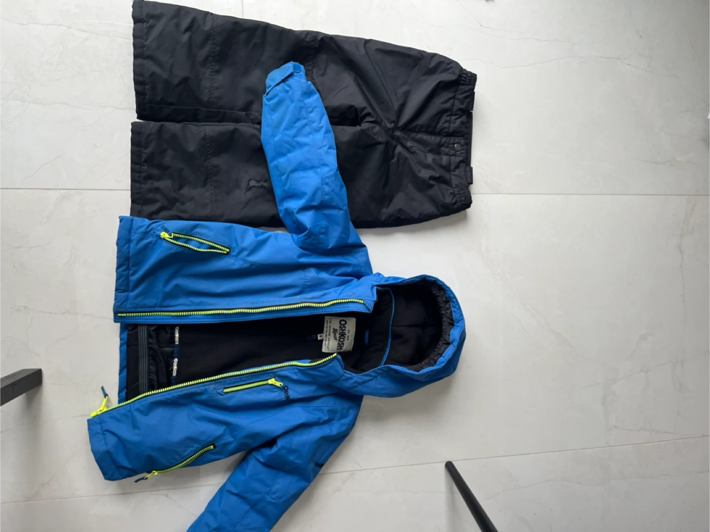 OshKosh B'gosh Kids Ski Suit Jacket and Pants Set - Size 6