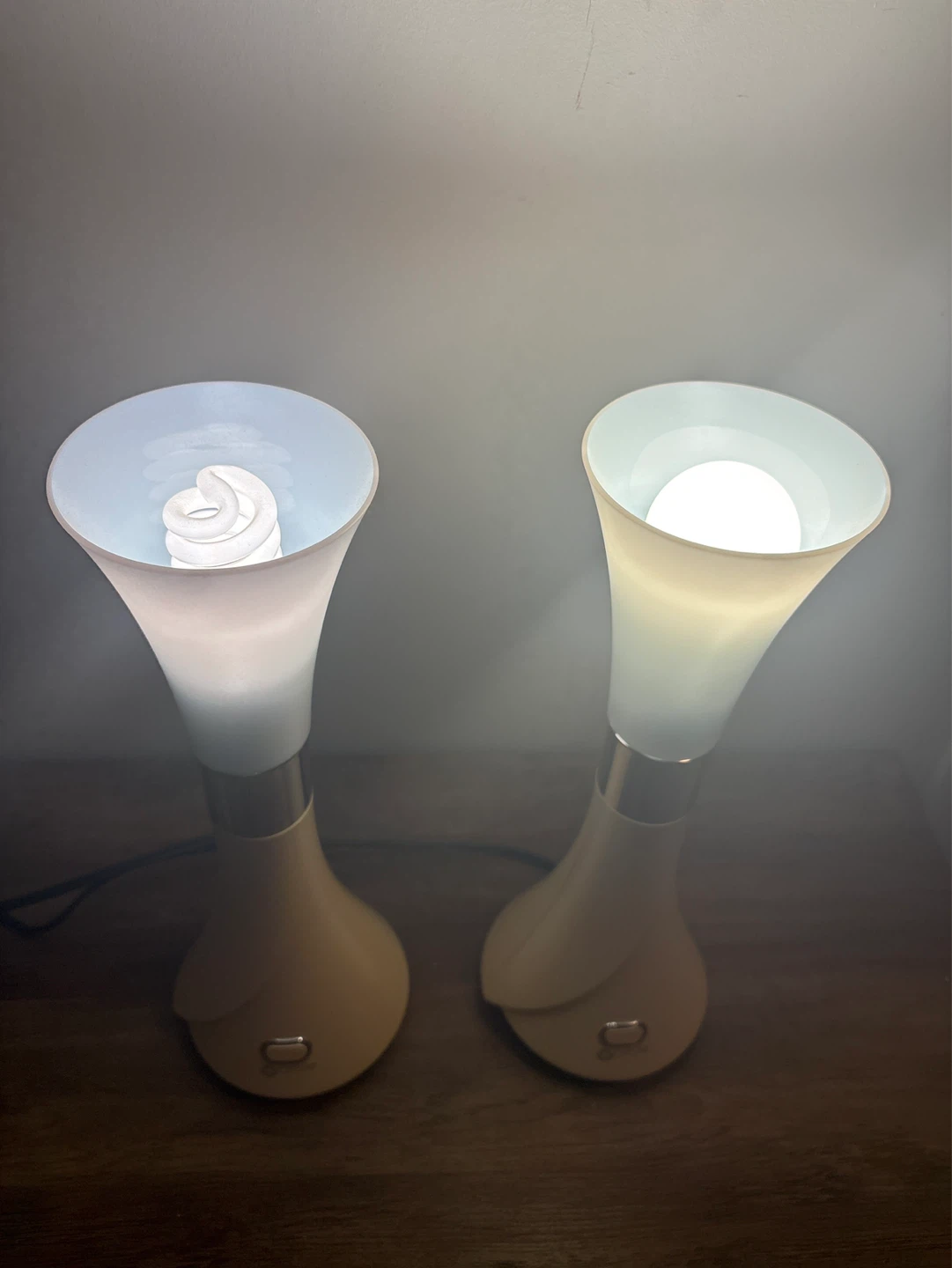 Set of 2 OttLite Table Lamps - photo 2
