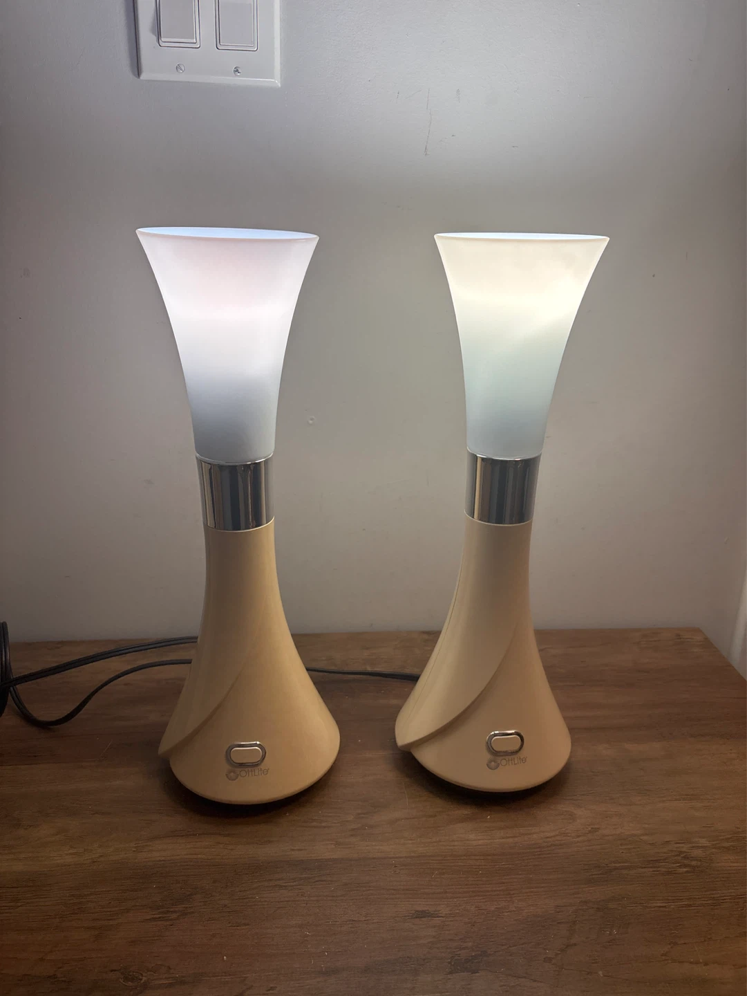 Set of 2 OttLite Table Lamps
